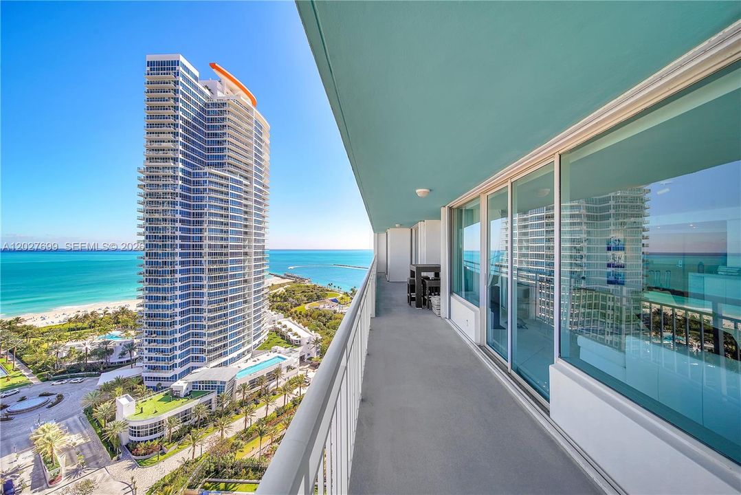 For Sale: $2,750,000 (2 beds, 2 baths, 1559 Square Feet)