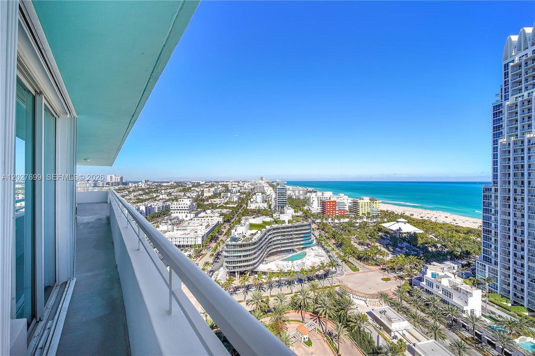 For Sale: $2,750,000 (2 beds, 2 baths, 1559 Square Feet)