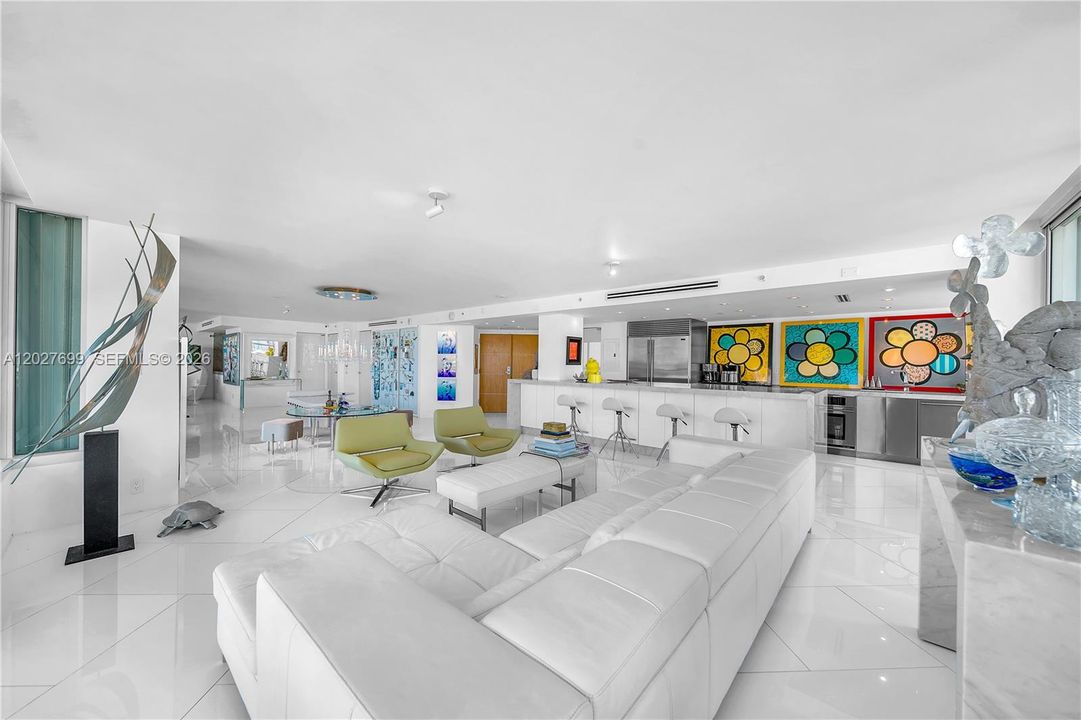 For Sale: $2,750,000 (2 beds, 2 baths, 1559 Square Feet)