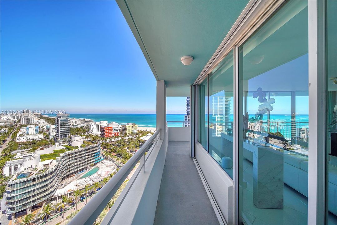 For Sale: $2,750,000 (2 beds, 2 baths, 1559 Square Feet)