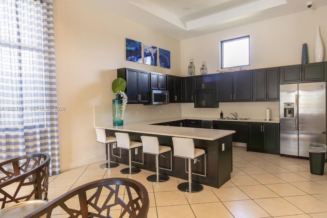 For Rent: $2,450 (3 beds, 3 baths, 1326 Square Feet)