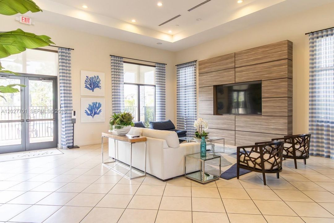 For Rent: $2,450 (3 beds, 3 baths, 1326 Square Feet)