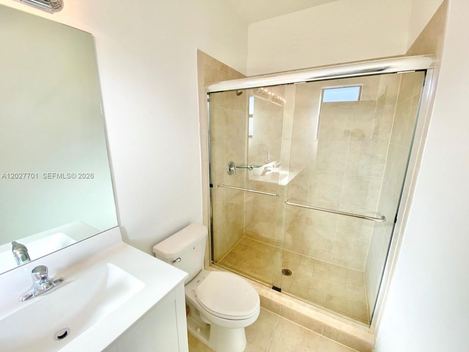For Rent: $2,450 (3 beds, 3 baths, 1326 Square Feet)