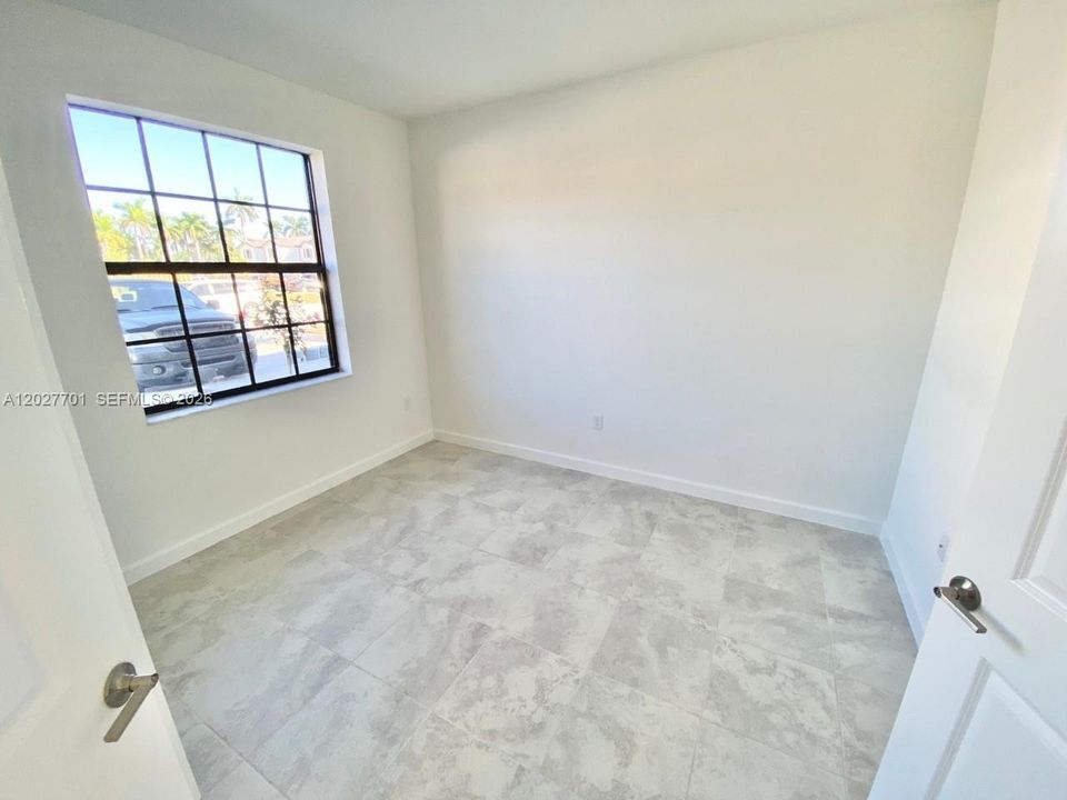 For Rent: $2,450 (3 beds, 3 baths, 1326 Square Feet)