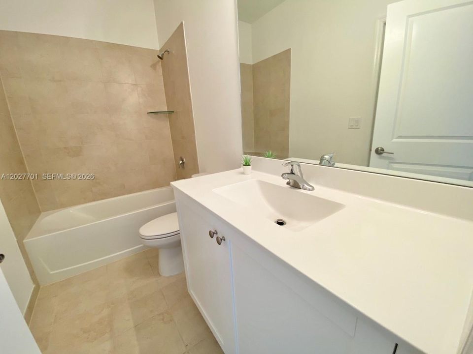 For Rent: $2,450 (3 beds, 3 baths, 1326 Square Feet)