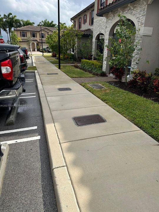 For Rent: $2,450 (3 beds, 3 baths, 1326 Square Feet)