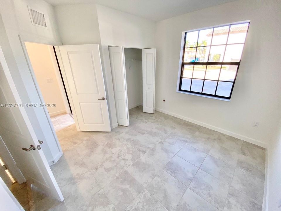 For Rent: $2,450 (3 beds, 3 baths, 1326 Square Feet)