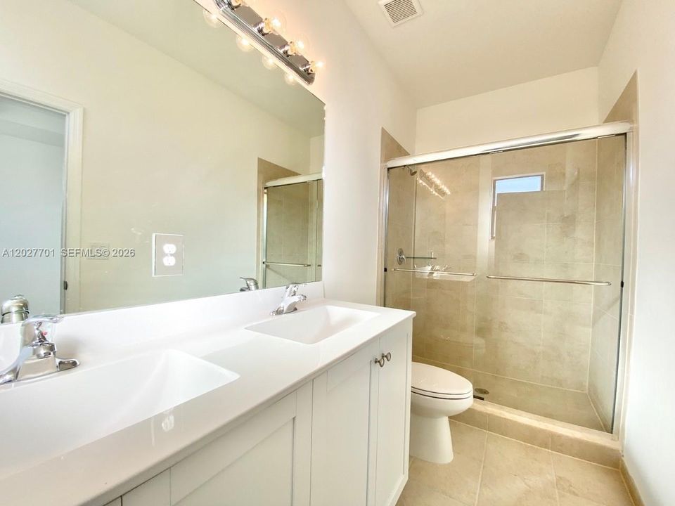 For Rent: $2,450 (3 beds, 3 baths, 1326 Square Feet)
