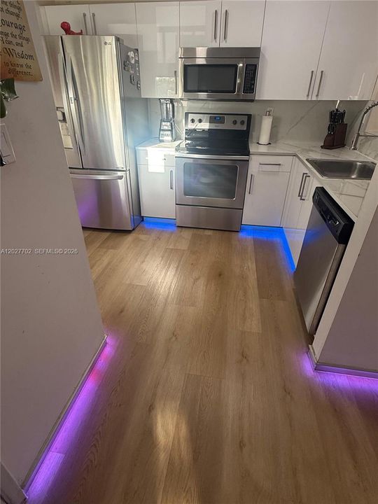 For Rent: $2,850 (3 beds, 2 baths, 1120 Square Feet)