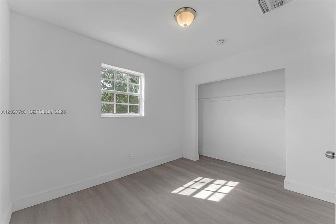 For Sale: $500,000 (4 beds, 1 baths, 1368 Square Feet)