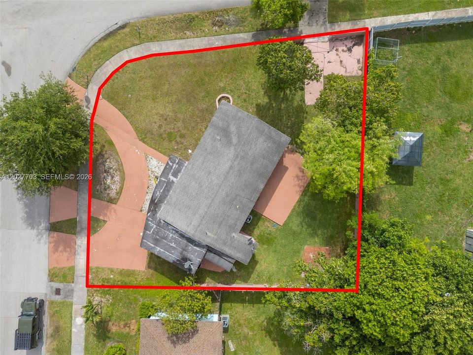 For Sale: $500,000 (4 beds, 1 baths, 1368 Square Feet)