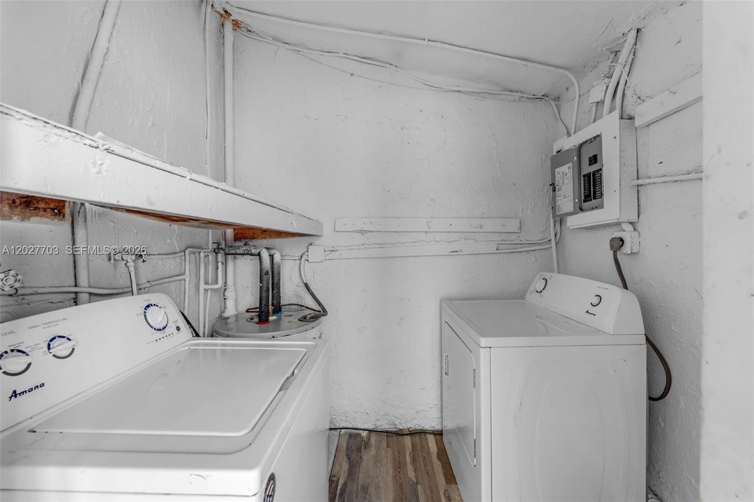 For Sale: $500,000 (4 beds, 1 baths, 1368 Square Feet)