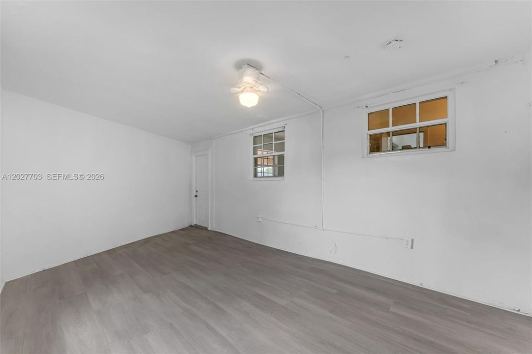 For Sale: $500,000 (4 beds, 1 baths, 1368 Square Feet)