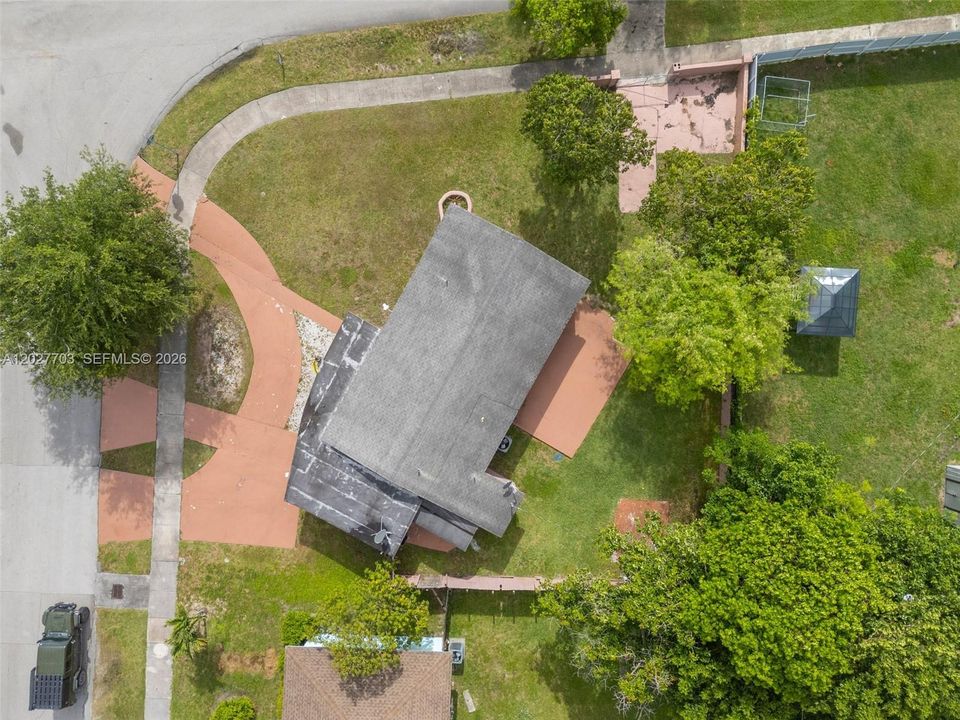 For Sale: $500,000 (4 beds, 1 baths, 1368 Square Feet)