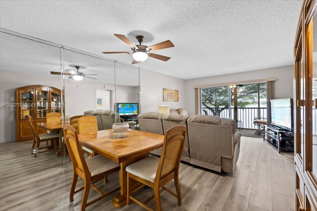 For Sale: $229,000 (2 beds, 2 baths, 1052 Square Feet)