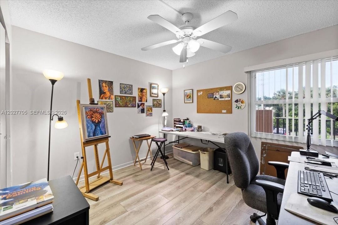 For Sale: $229,000 (2 beds, 2 baths, 1052 Square Feet)