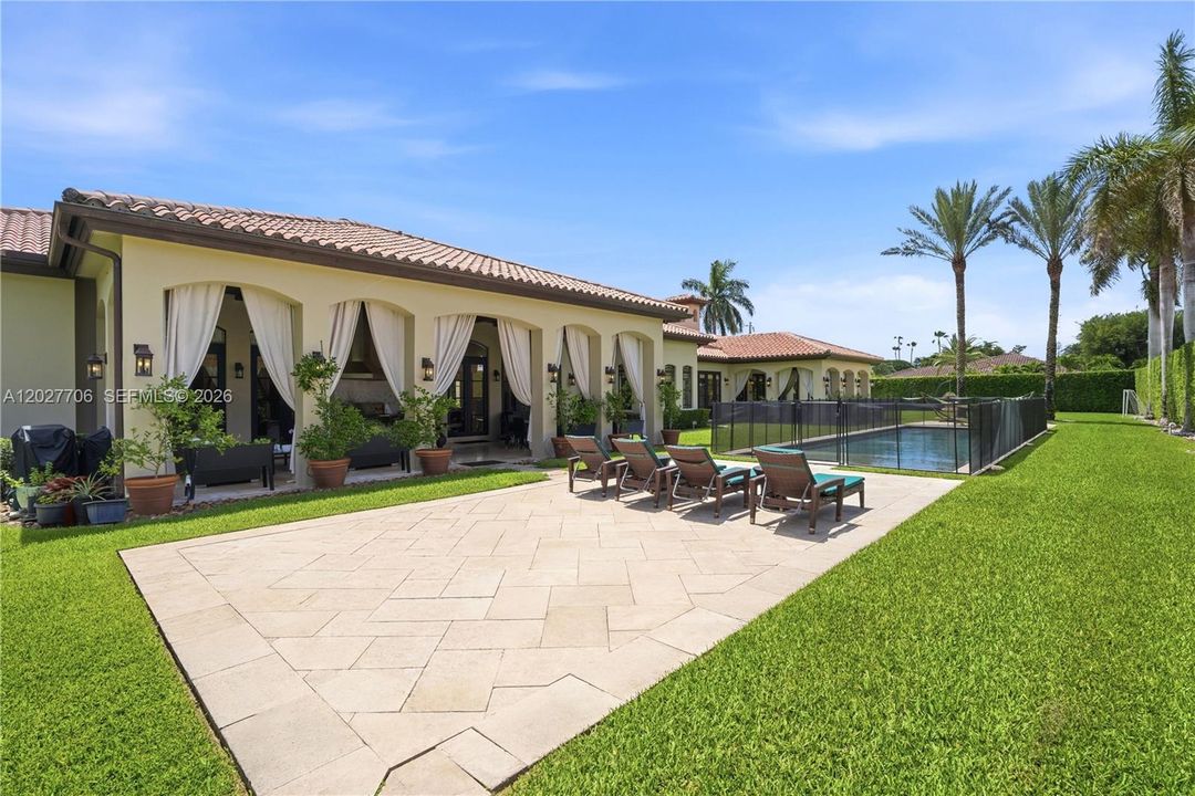 For Sale: $4,250,000 (5 beds, 4 baths, 5236 Square Feet)