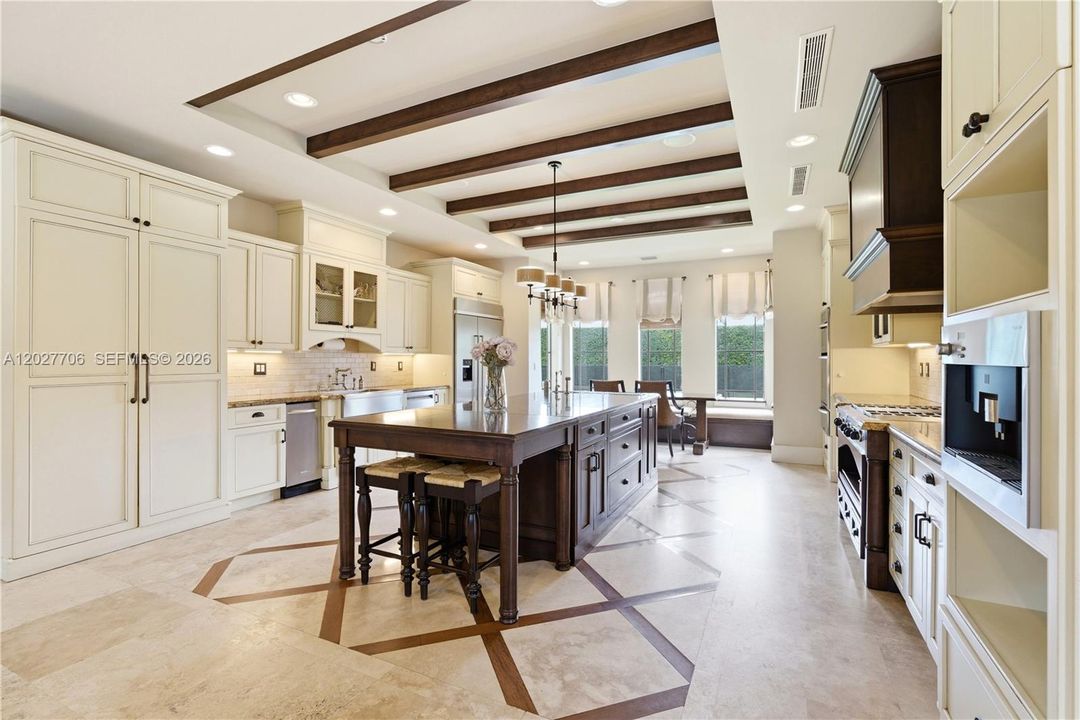 For Sale: $4,250,000 (5 beds, 4 baths, 5236 Square Feet)