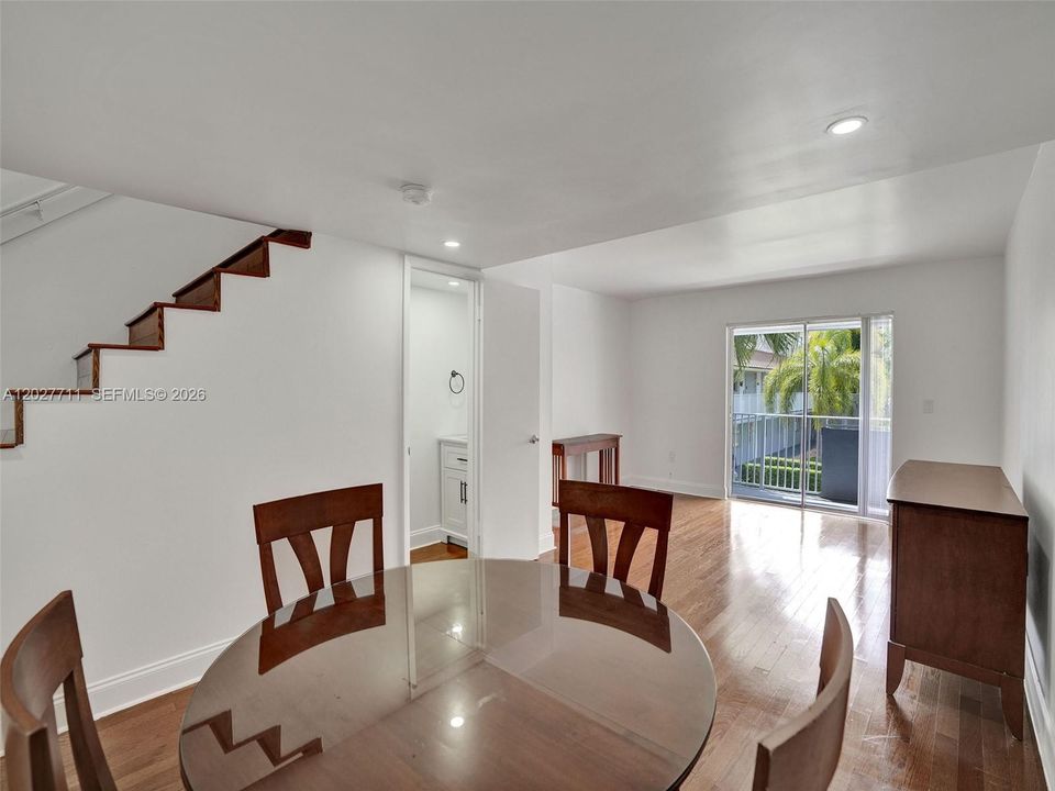 dining room furniture can be included withthe lease