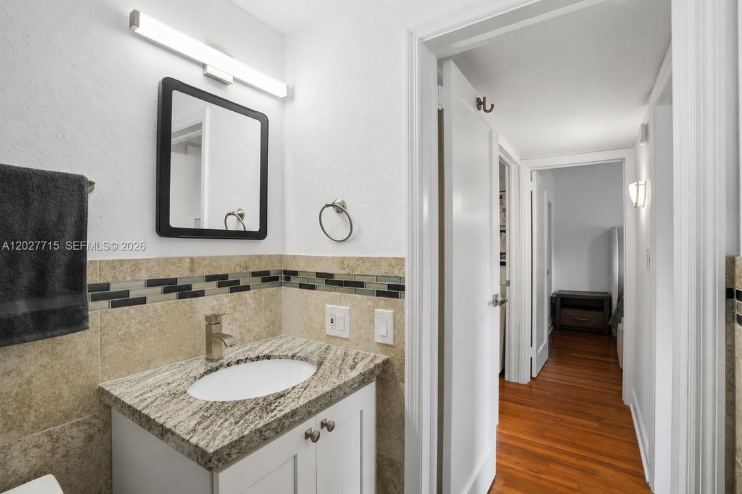 For Rent: $2,650 (2 beds, 1 baths, 672 Square Feet)