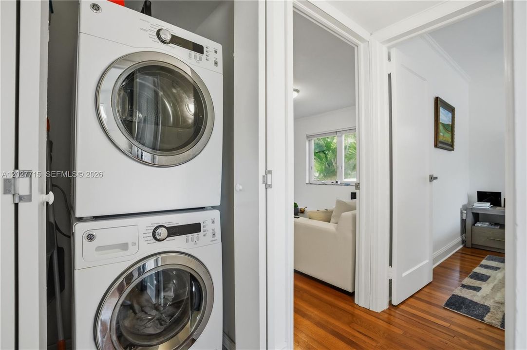 For Rent: $2,650 (2 beds, 1 baths, 672 Square Feet)