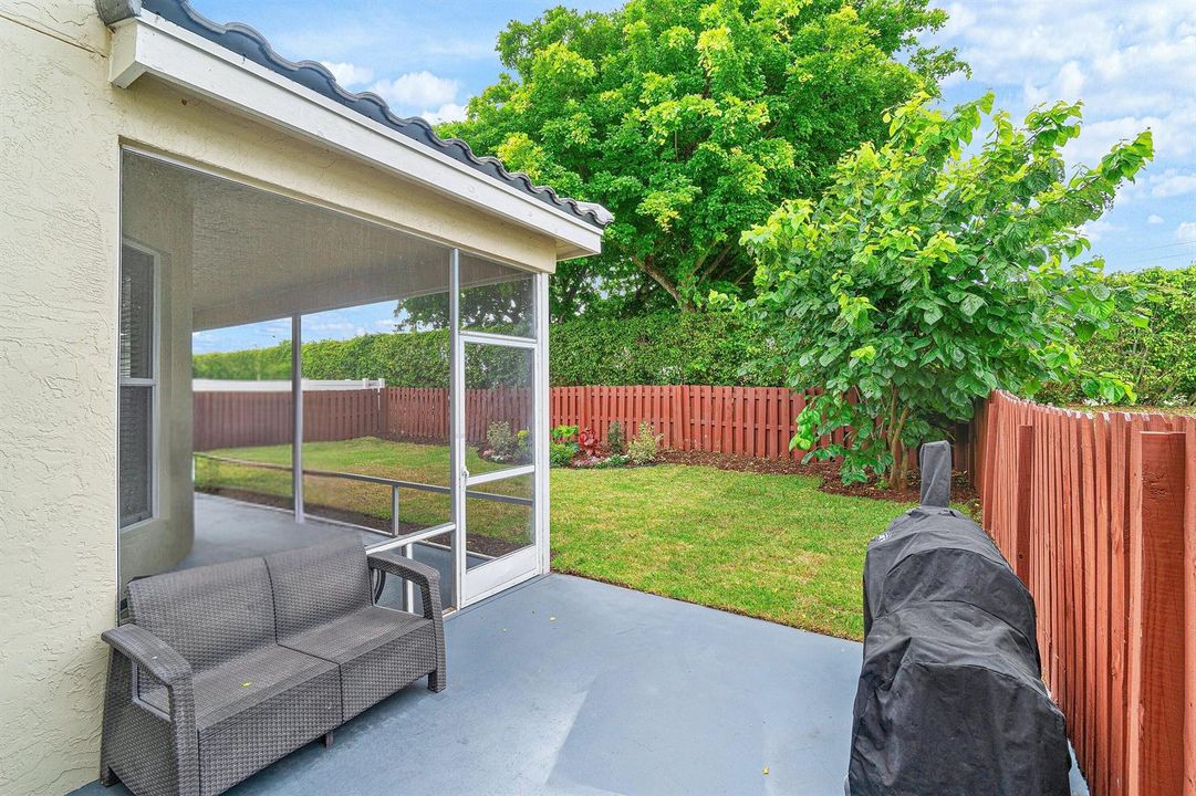 Side Patio GREAT for Barbequing