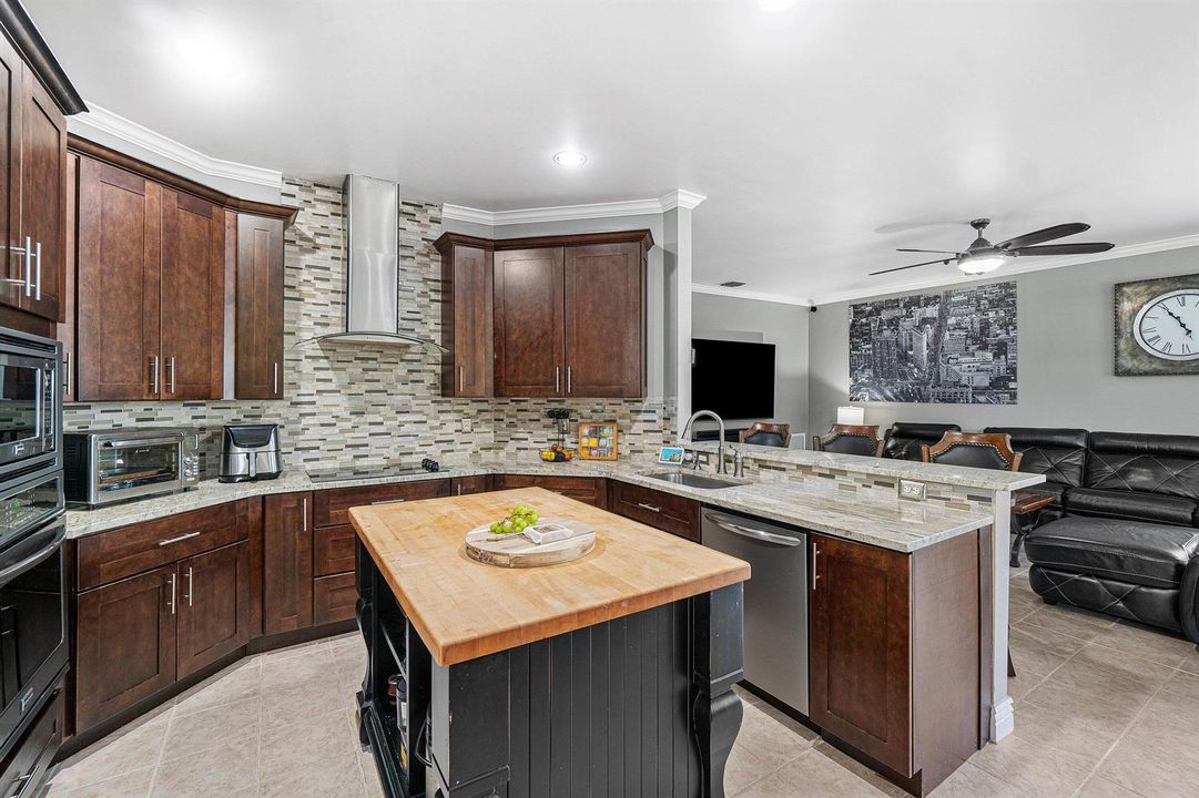 Open Kitchen