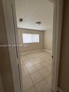 For Rent: $2,350 (2 beds, 1 baths, 884 Square Feet)