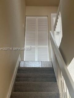 For Rent: $2,350 (2 beds, 1 baths, 884 Square Feet)