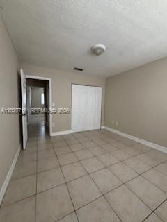 For Rent: $2,350 (2 beds, 1 baths, 884 Square Feet)