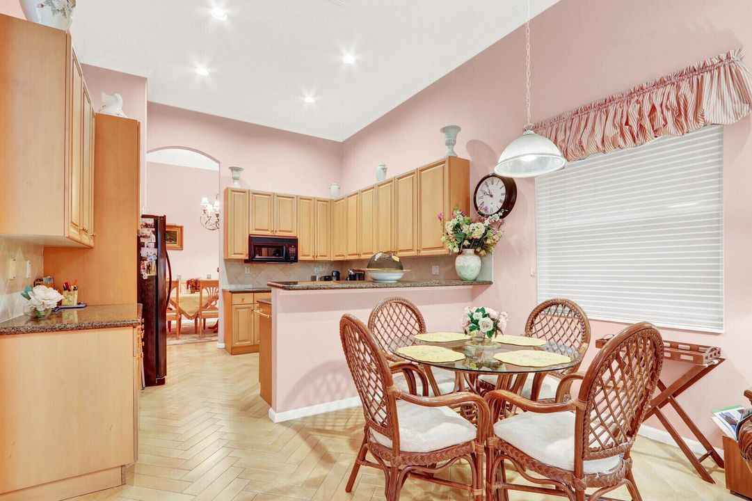Eat in kitchen