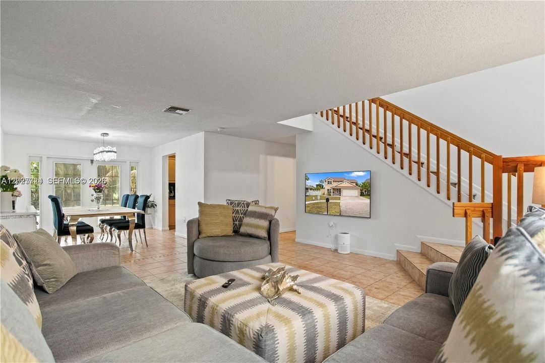 For Sale: $730,000 (4 beds, 2 baths, 2114 Square Feet)