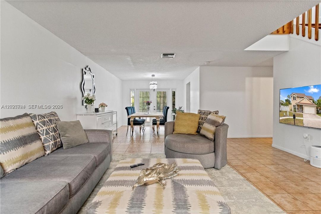 For Sale: $730,000 (4 beds, 2 baths, 2114 Square Feet)