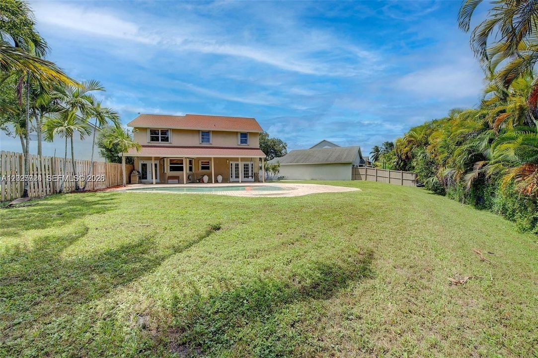 For Sale: $730,000 (4 beds, 2 baths, 2114 Square Feet)