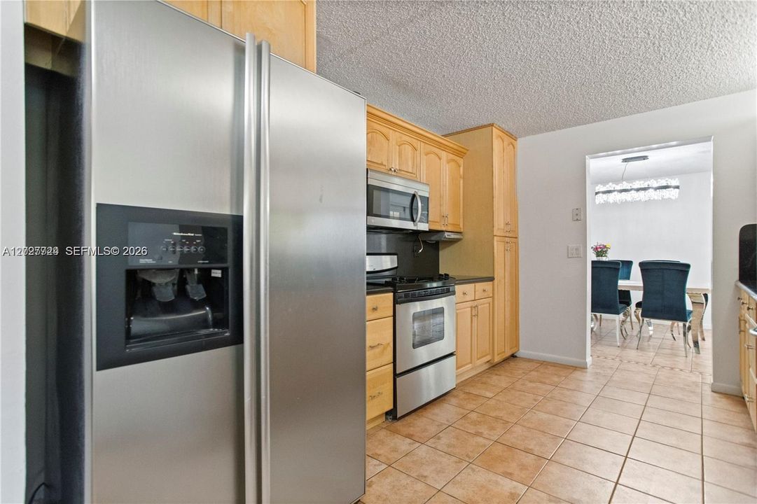 For Sale: $730,000 (4 beds, 2 baths, 2114 Square Feet)