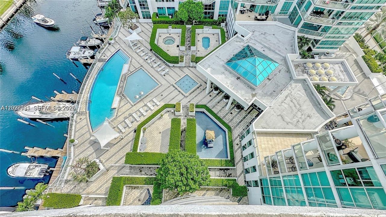 For Sale: $577,980 (2 beds, 2 baths, 1885 Square Feet)