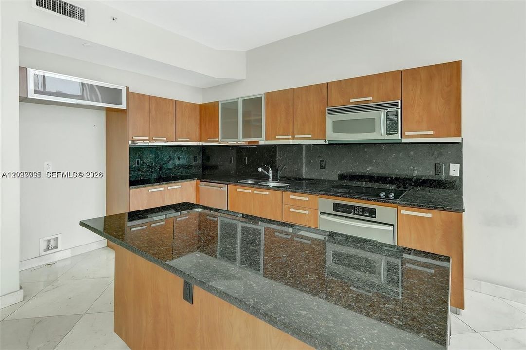 For Sale: $577,980 (2 beds, 2 baths, 1885 Square Feet)