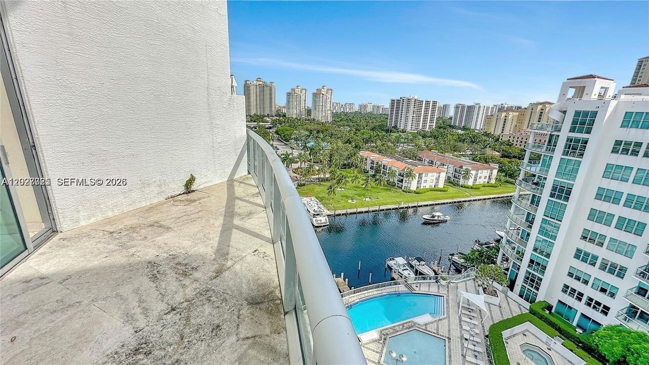 For Sale: $577,980 (2 beds, 2 baths, 1885 Square Feet)