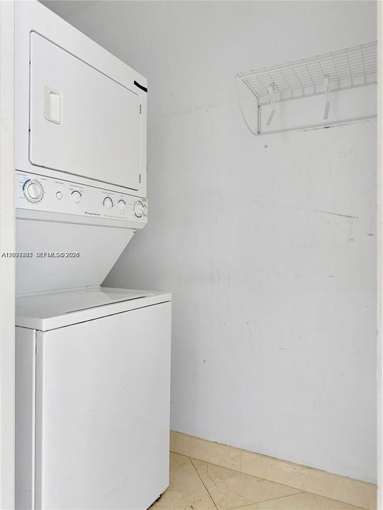 For Sale: $577,980 (2 beds, 2 baths, 1885 Square Feet)