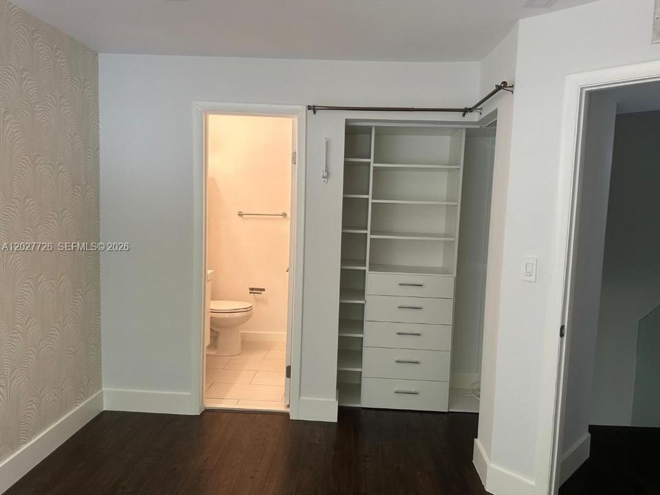 В аренду: $2,950 (2 спален, 2 ванн, 1000 Квадратных фут)