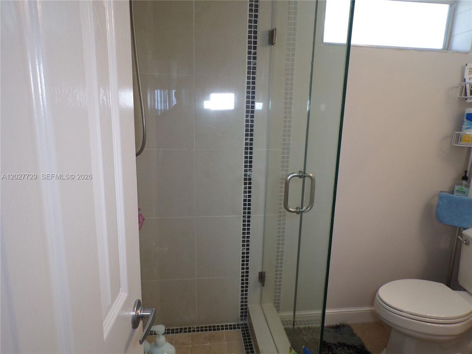 For Sale: $299,900 (2 beds, 2 baths, 1083 Square Feet)