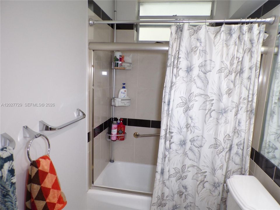 For Sale: $299,900 (2 beds, 2 baths, 1083 Square Feet)