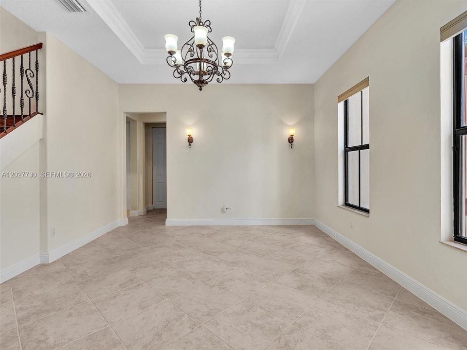 En Venta: $1,550,000 (5 camas, 3 baños, 4040 Pies cuadrados)