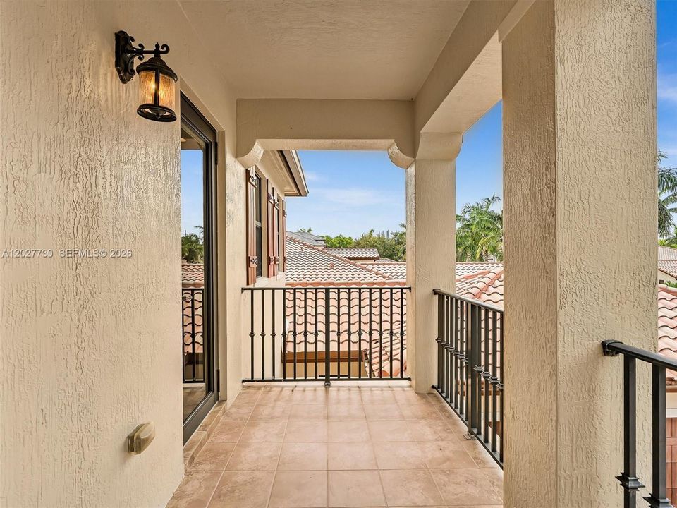 En Venta: $1,550,000 (5 camas, 3 baños, 4040 Pies cuadrados)