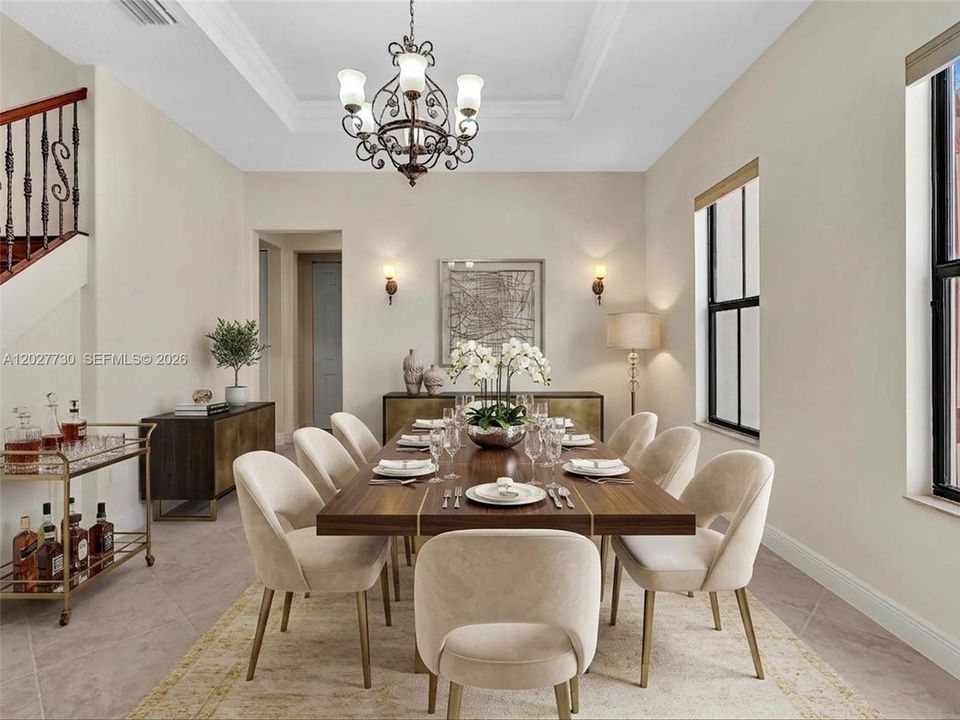 En Venta: $1,550,000 (5 camas, 3 baños, 4040 Pies cuadrados)