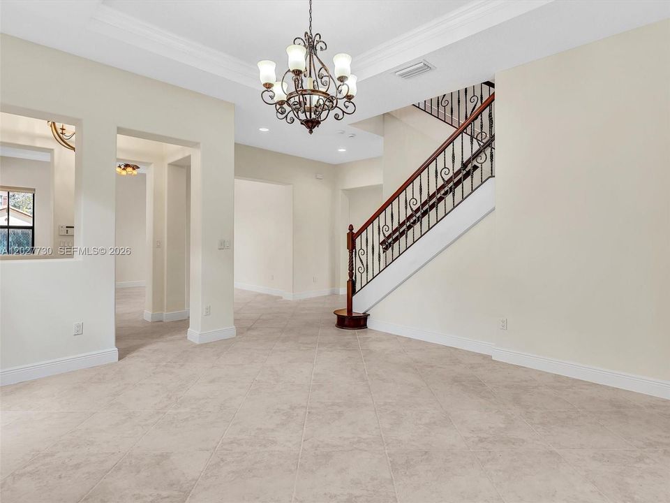 En Venta: $1,550,000 (5 camas, 3 baños, 4040 Pies cuadrados)
