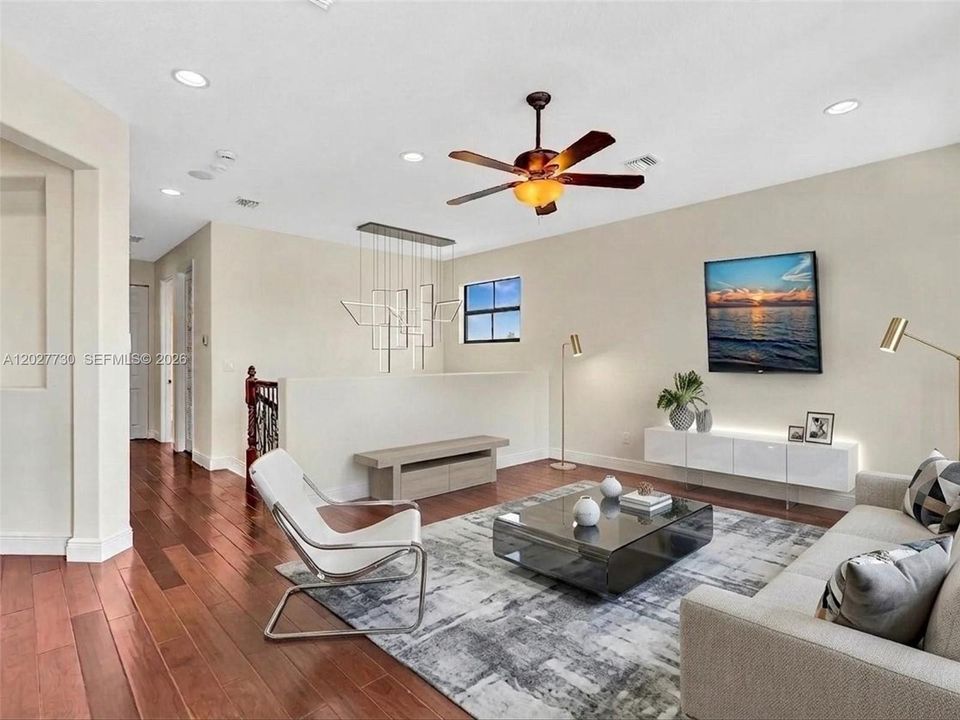 En Venta: $1,550,000 (5 camas, 3 baños, 4040 Pies cuadrados)