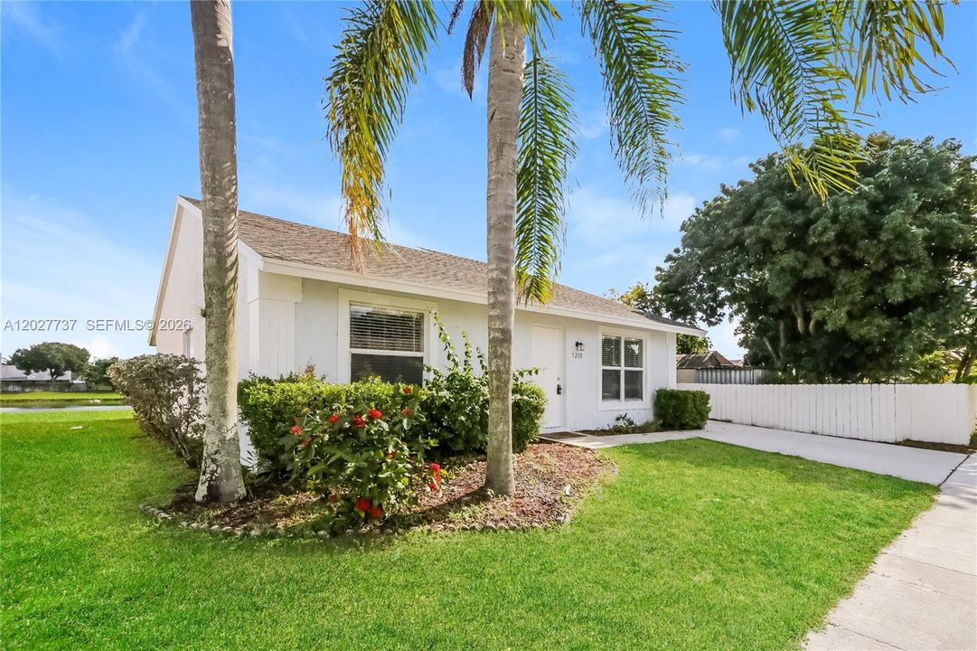 For Sale: $475,000 (4 beds, 2 baths, 1420 Square Feet)