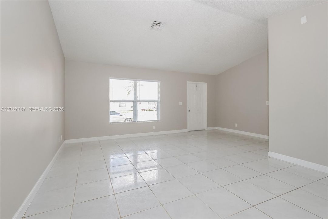For Sale: $475,000 (4 beds, 2 baths, 1420 Square Feet)