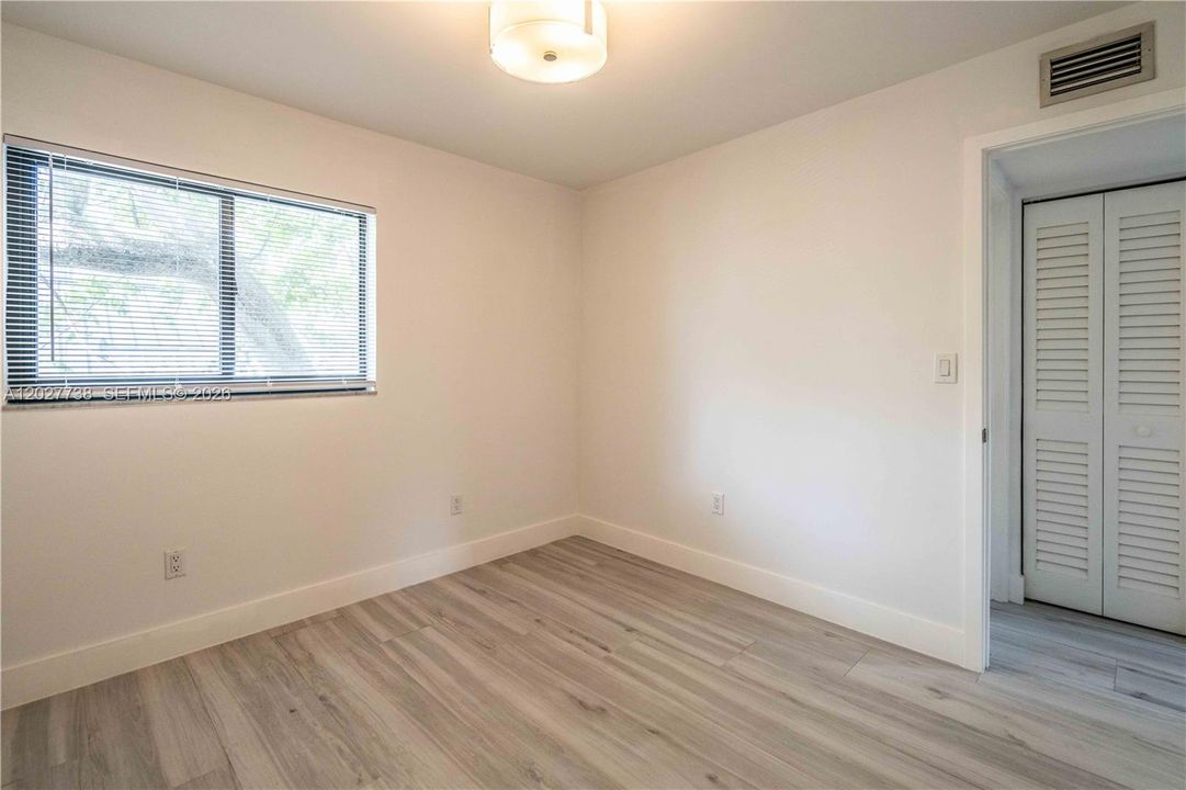 В аренду: $3,400 (2 спален, 1 ванн, 677 Квадратных фут)